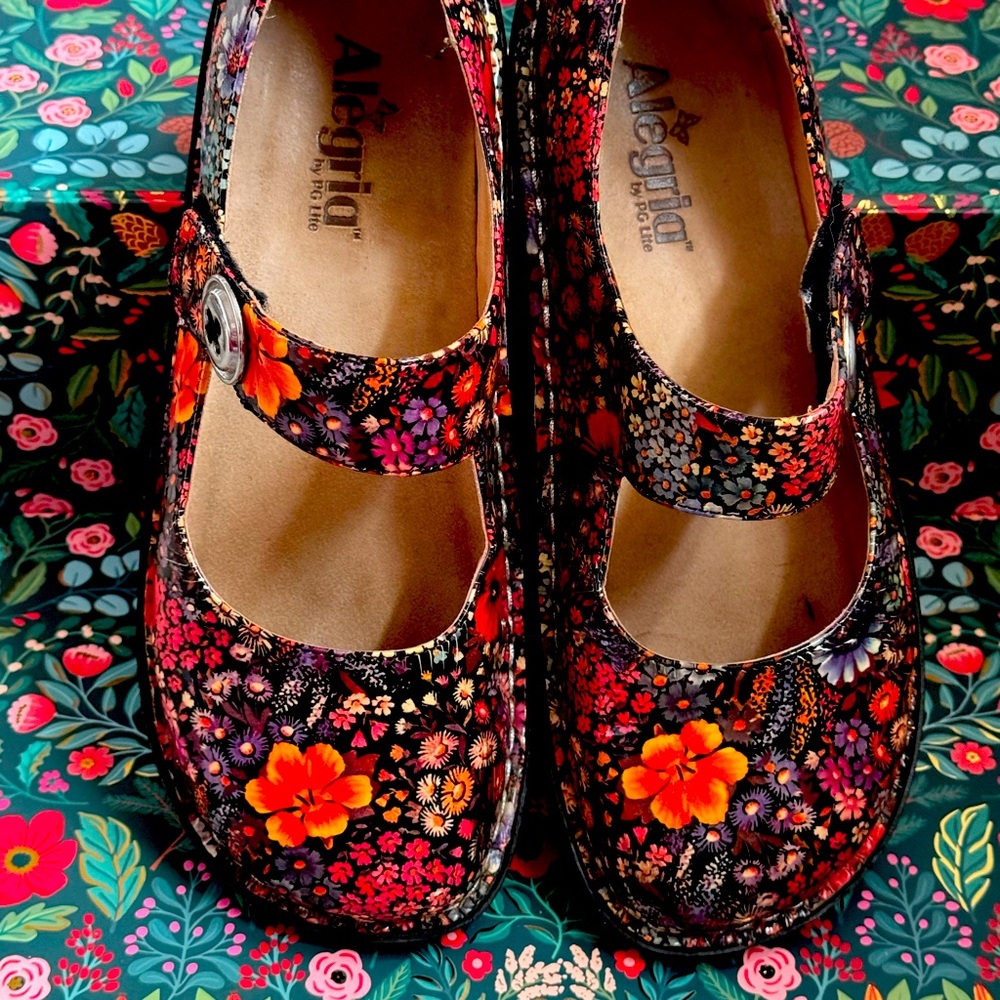Gorgeous Floral Mary Janes